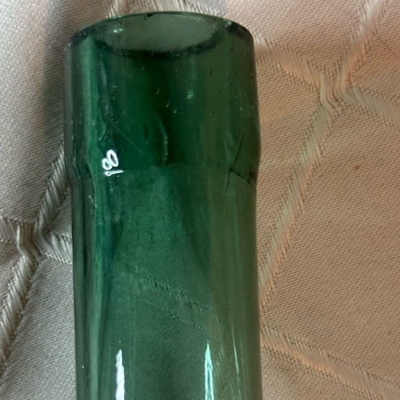Hand Blown Green Glass Antique Wine or Water Bottle, circa 1800's - Picture 2 of 4